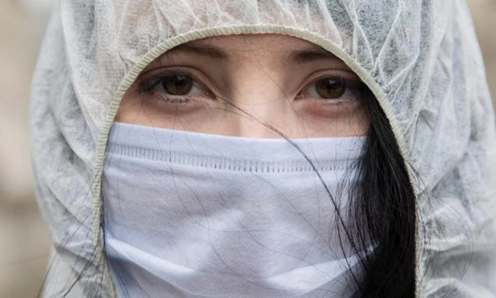 Μόσιαλος: "Ο ιός είναι εδώ - Φορέστε μάσκα – Δεν αντέχουμε δεύτερο lockdown"